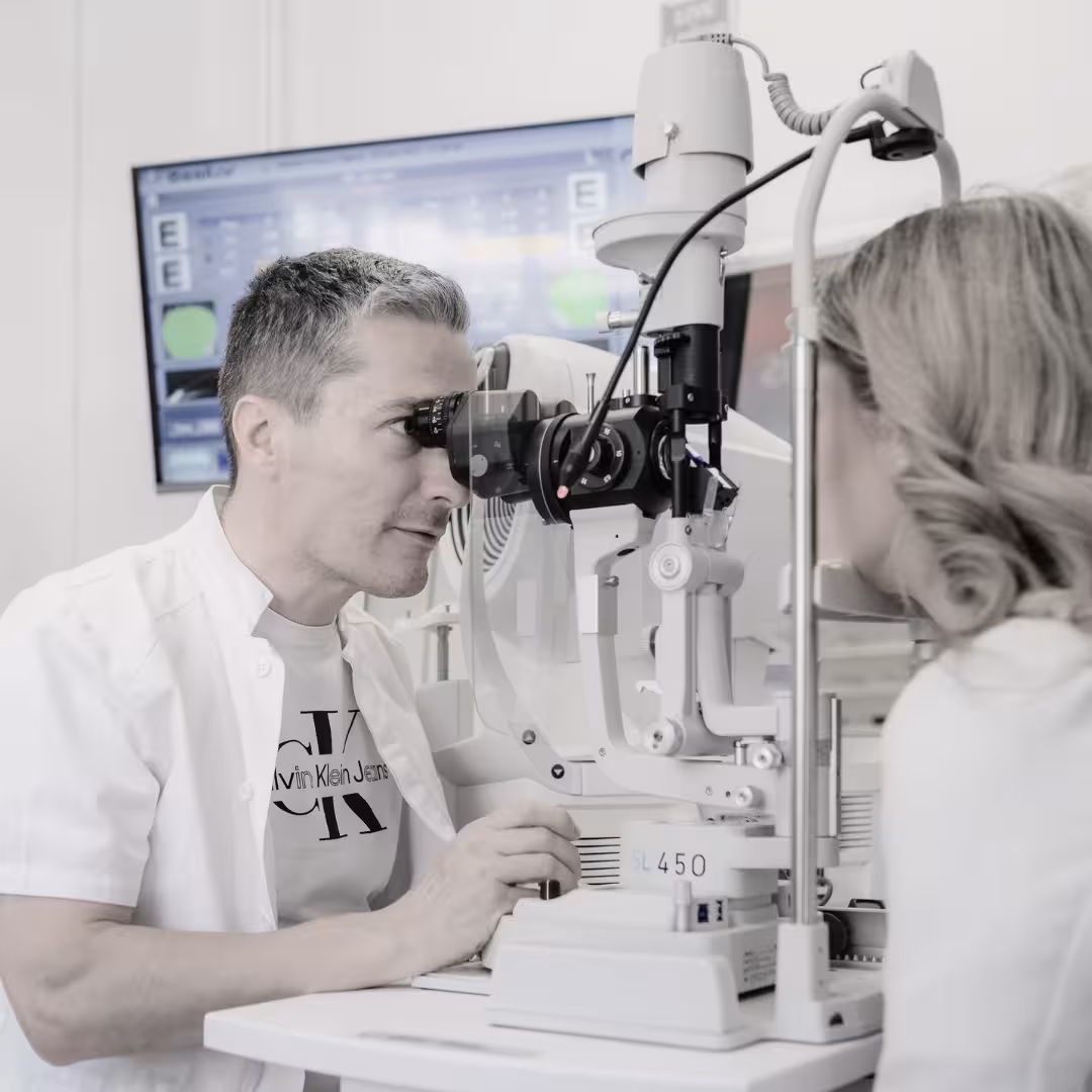Pregled prednjeg dijela oka radi otkrivanja katarakte u Optici Ljiljana